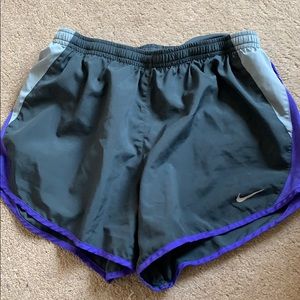 nike shorts size small